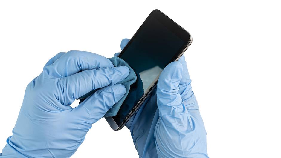 Handy Reinigen So Wird Das Smartphone Keimfrei Der Spiegel